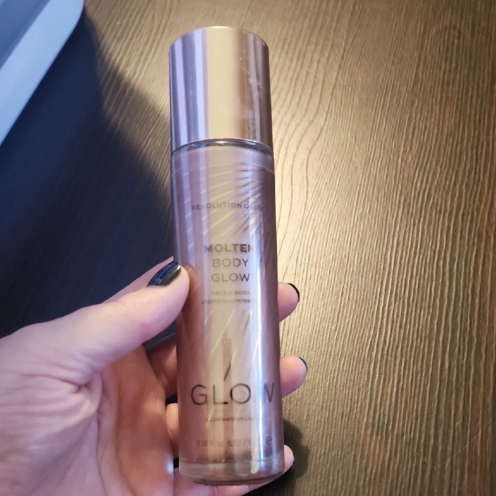 Revolution Molten Body Glow - Radiant Bronze